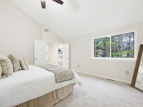 20 Country Club Ln D, Milford MA 01757