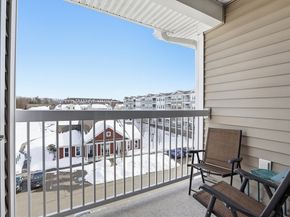 2 Francis Dr 405, Andover MA 01810