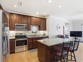 2 Francis Dr 405, Andover MA 01810