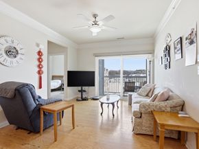 2 Francis Dr 405, Andover MA 01810