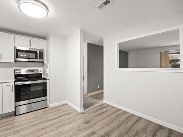 221 Oak St 415, Brockton MA 02301