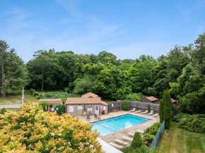 221 Oak St 415, Brockton MA 02301