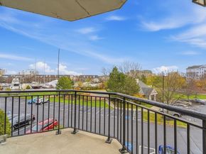 10 Seaport Dr 2311, Quincy MA 02171