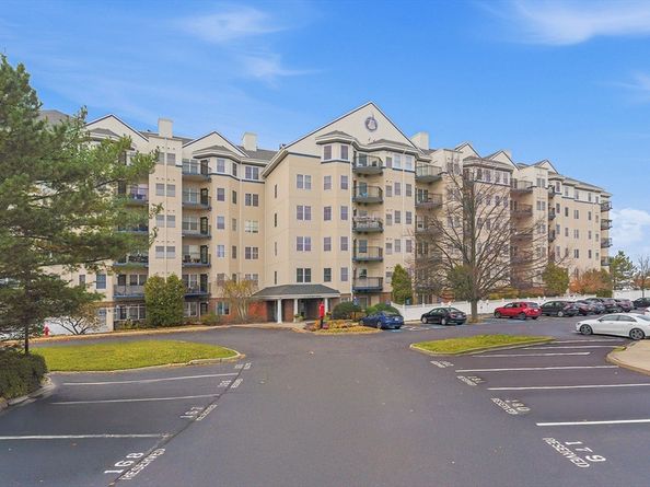 10 Seaport Dr 2311, Quincy MA 02171