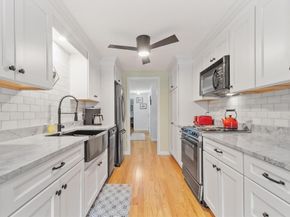 12 Ledgewood Way 8, Peabody MA 01960