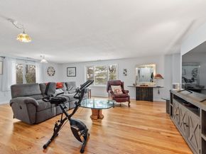 12 Ledgewood Way 8, Peabody MA 01960
