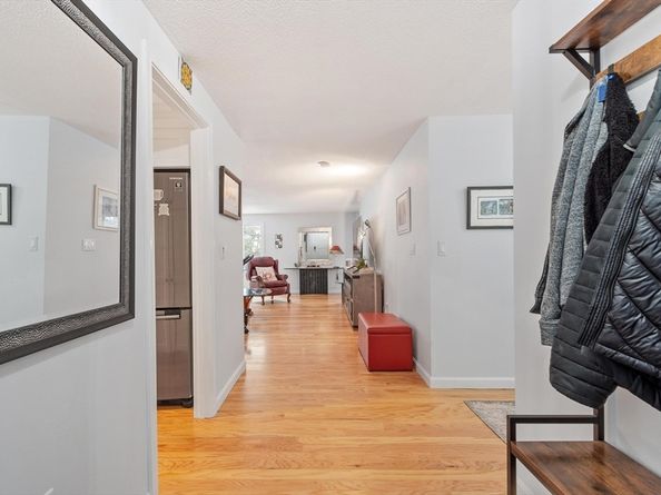 12 Ledgewood Way 8, Peabody MA 01960