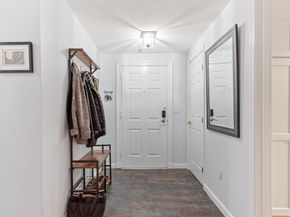 12 Ledgewood Way 8, Peabody MA 01960