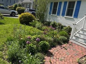 103 Oak St, Reading MA 01867