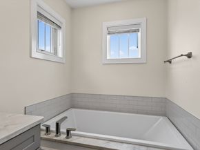 17 Trailside Terrace 17, Marlborough MA 01752