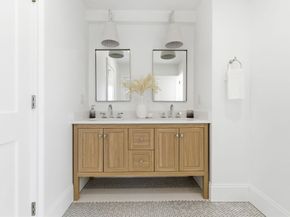 40 Foxcroft Rd, Winchester MA 01890