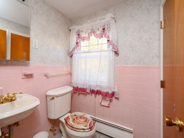 61 Grove St, Braintree MA 02184