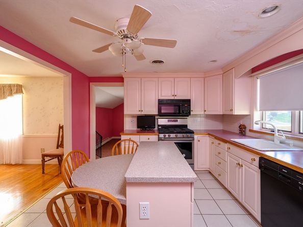 61 Grove St, Braintree MA 02184