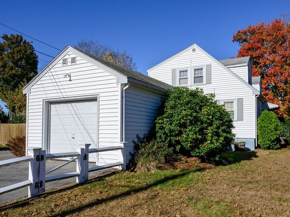 61 Grove St, Braintree MA 02184