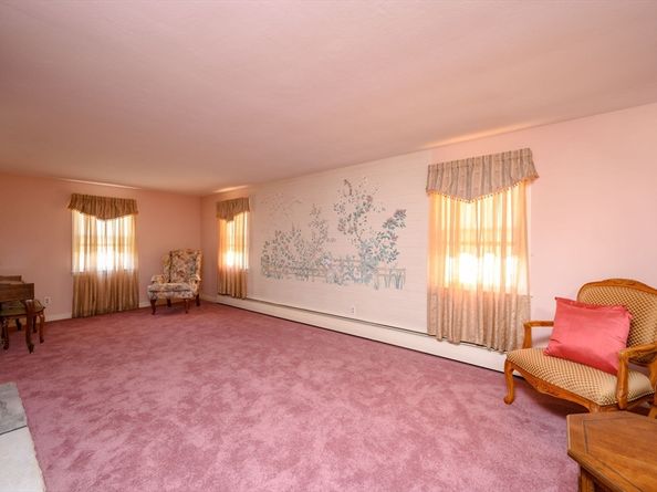 61 Grove St, Braintree MA 02184