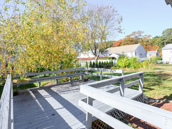 61 Grove St, Braintree MA 02184