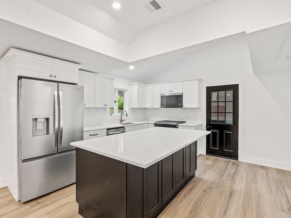 322 River Rd, Andover MA 01810