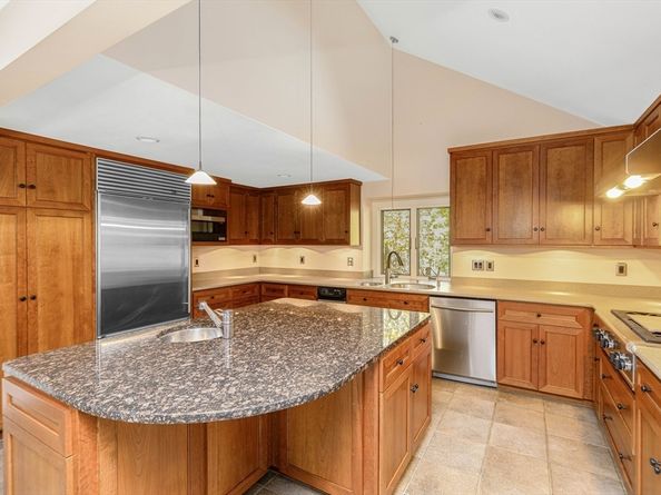 53 Lawrence Rd, Boxford MA 01921