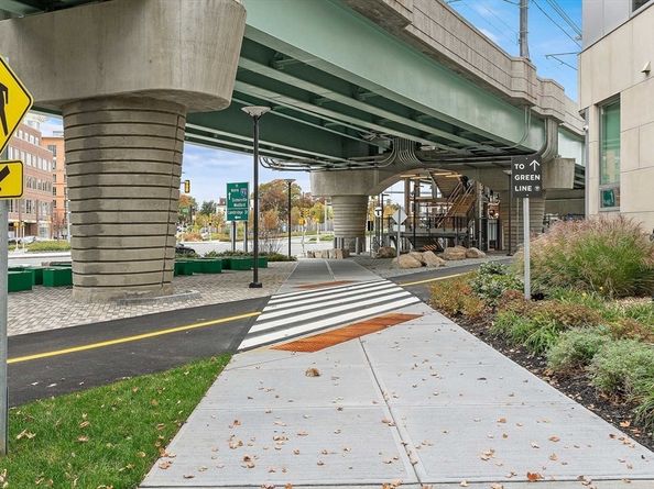 2 Earhart St 424, Cambridge MA 02141