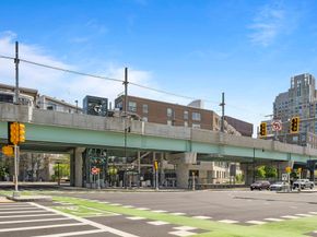 2 Earhart St 424, Cambridge MA 02141