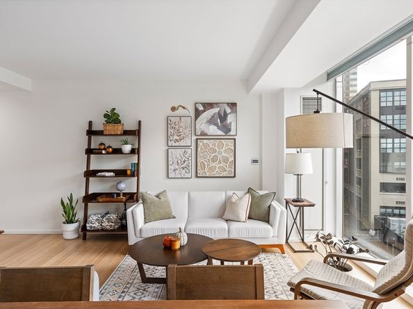 2 Earhart St 424, Cambridge MA 02141