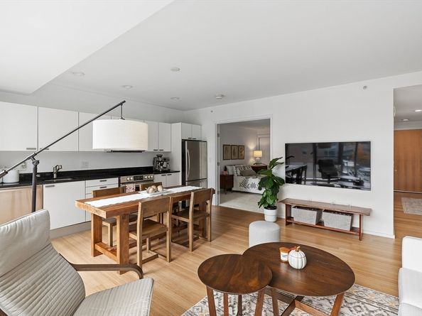 2 Earhart St 424, Cambridge MA 02141