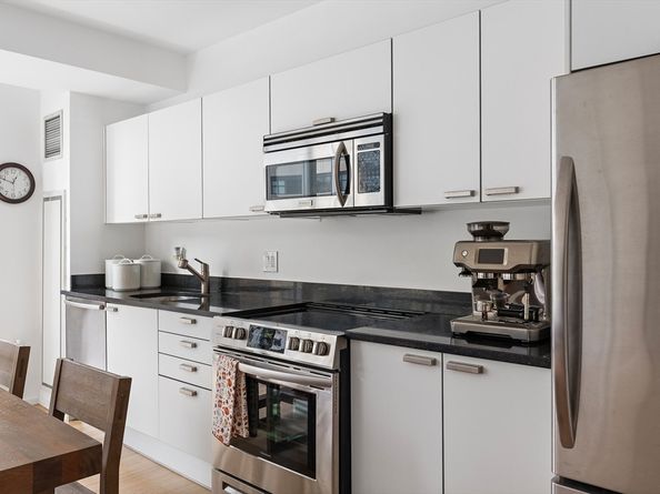 2 Earhart St 424, Cambridge MA 02141