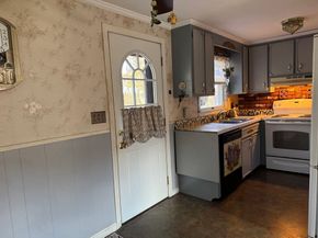 19 Rice Rd, Millbury MA 01527