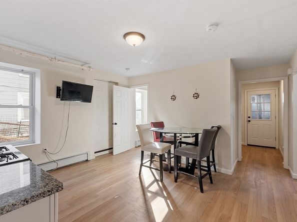 13 Groton Place, Worcester MA 01604