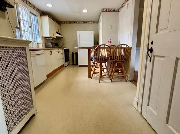 25 Woodward Ave, Reading MA 01867