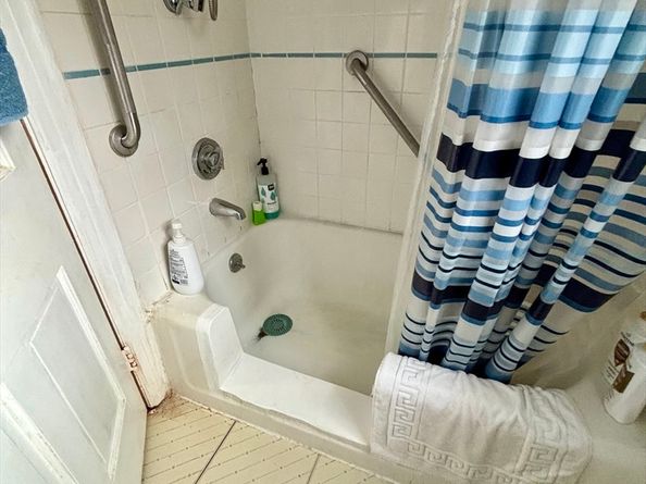 25 Woodward Ave, Reading MA 01867