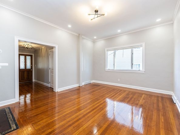 115 Webster St, Malden MA 02148