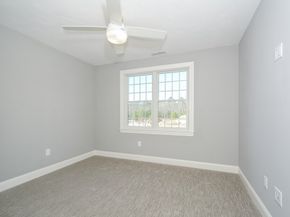 37 Bayliss Way, Uxbridge MA 01569