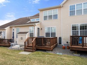 28 Bowood Ln 28, Marlborough MA 01752