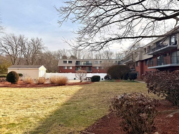 573 Broad St 325, Weymouth MA 02189