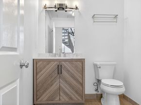 1 Nassau St 2207, Boston MA 02111