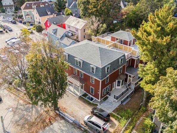 11 Goodwin Place Unit 111, Brookline MA 02445