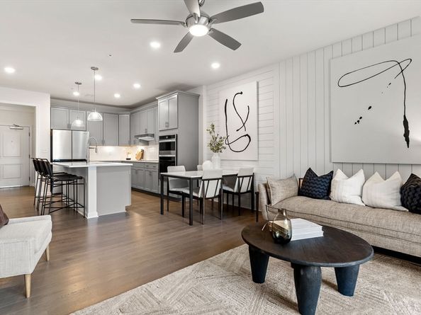 6 Stratton Drive 208, Woburn MA 01801