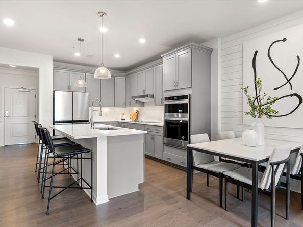 6 Stratton Drive 208, Woburn MA 01801