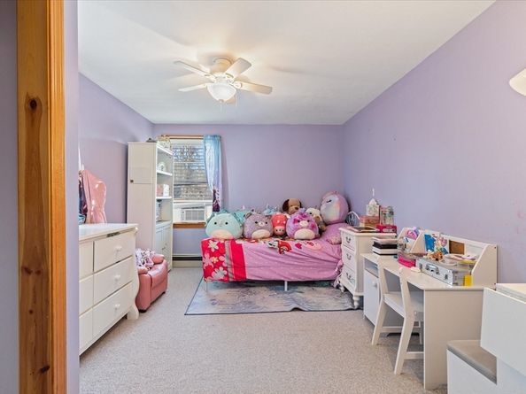 369 Cooper Rd, Northbridge MA 01534