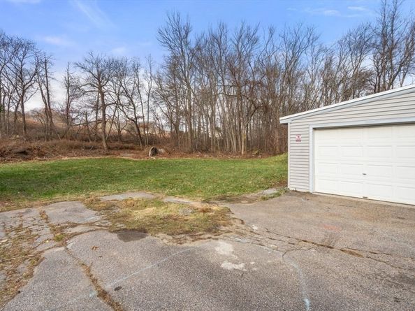 90 Leland Hill Rd, Sutton MA 01590