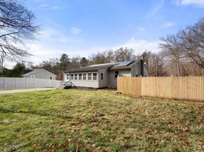 90 Leland Hill Rd, Sutton MA 01590