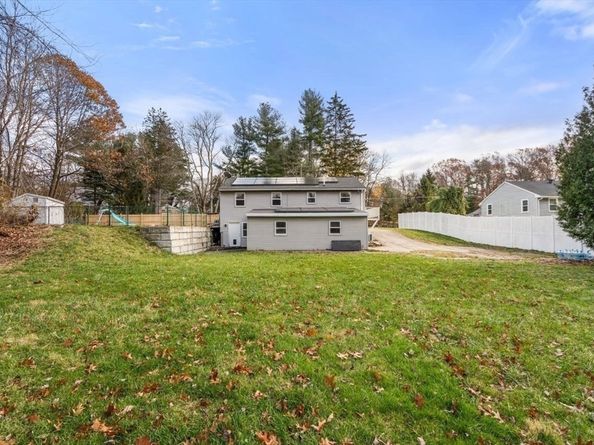 90 Leland Hill Rd, Sutton MA 01590