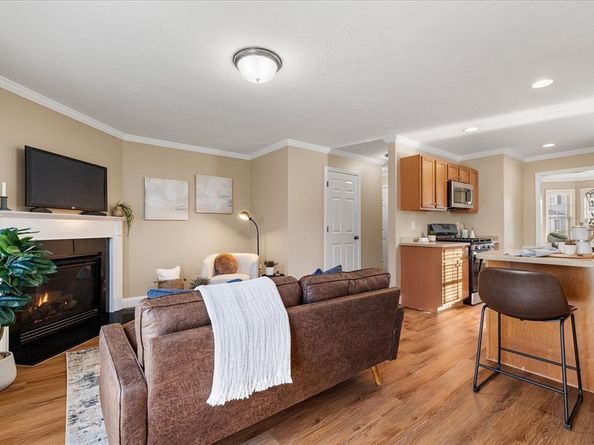 1 Juneberry Ln 82, Worcester MA 01606