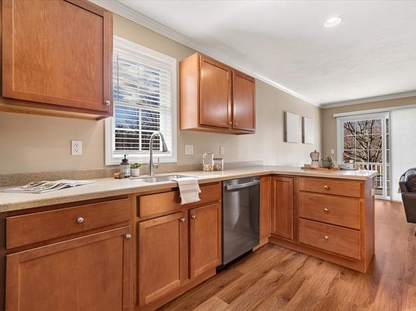 1 Juneberry Ln 82, Worcester MA 01606