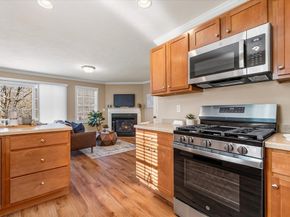 1 Juneberry Ln 82, Worcester MA 01606