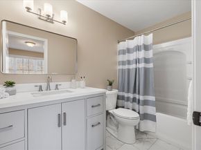 1 Juneberry Ln 82, Worcester MA 01606