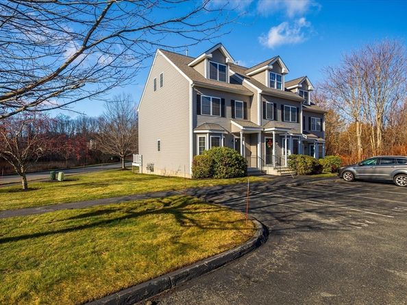 1 Juneberry Ln 82, Worcester MA 01606