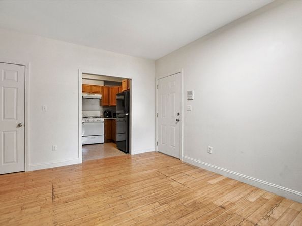 352 Blue Hill Avenue 8, Boston MA 02121