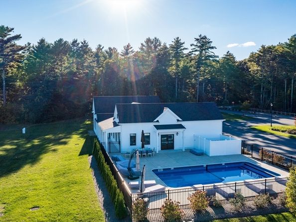 4 Sarahbeth Lane 1, Rochester MA 02770